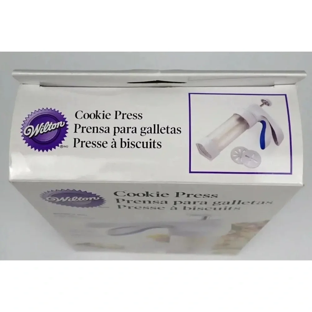 Wilton Cookie Press 12 Disks Press Ergonomic Design Easy Squeeze Handle Holiday